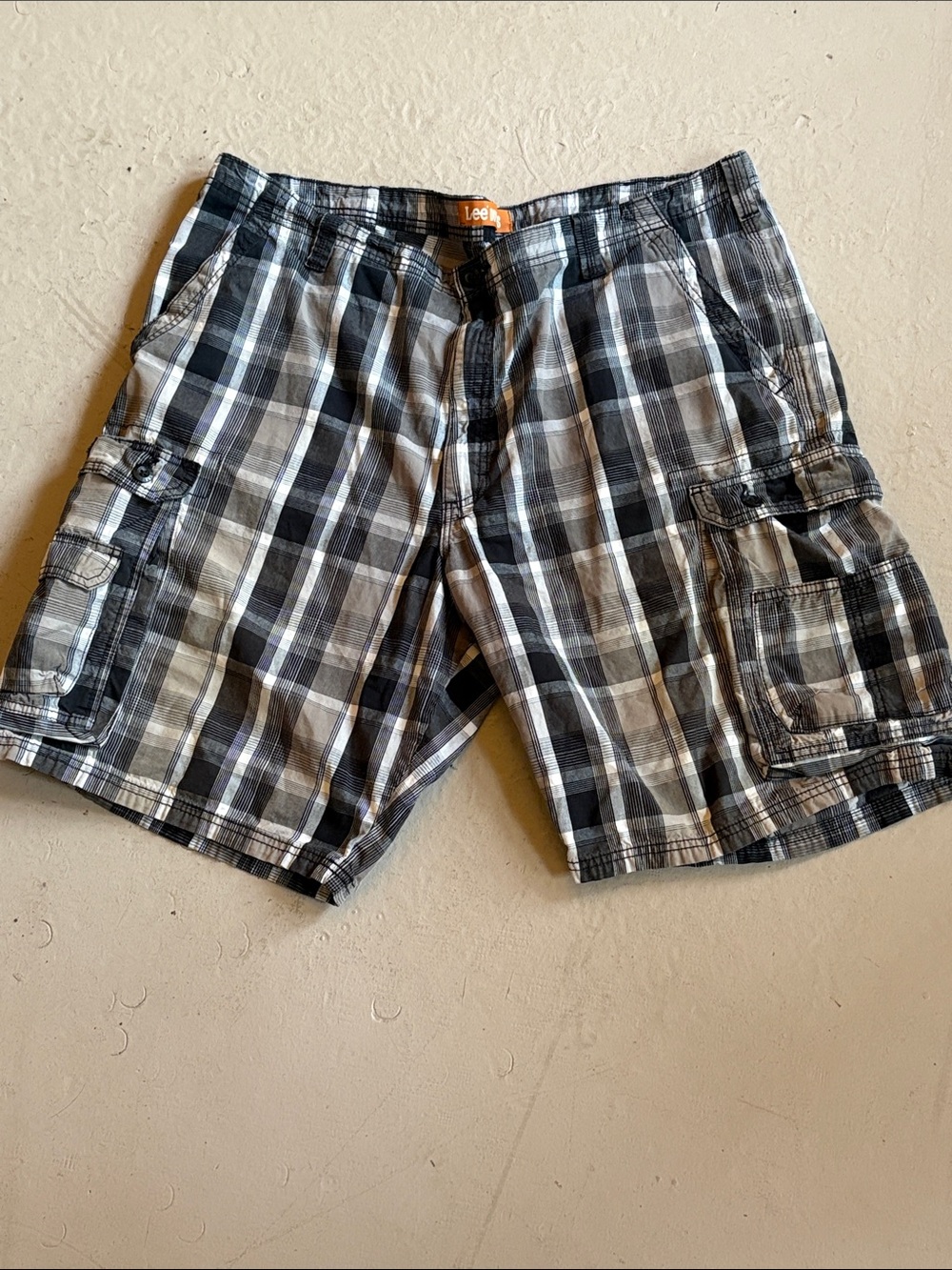 Lee Men's Dungaree’s Black & Gray Plaid Cargo Shorts Size 44